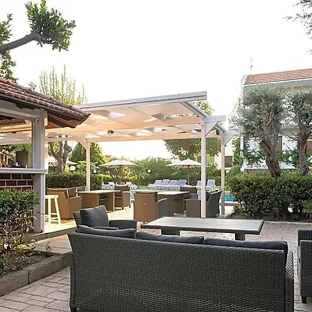 Hotel Terinikos Sunny Garden & Junior